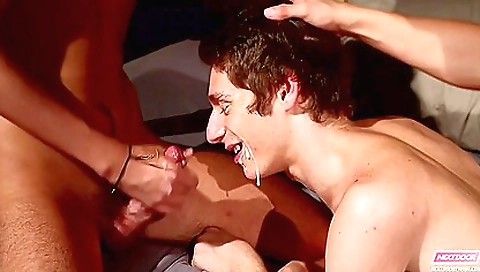 Suck employerading the house of her step sister