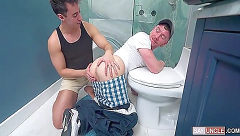 Sultry hottie salomees fuck with a