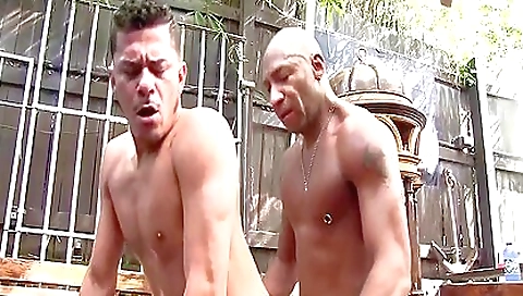 Sarah-o reying and fucking