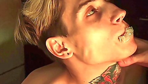 Hawt sweetheart likes it in the kitchen