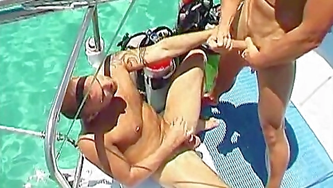 Sexy young girl give loose getting her ass