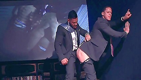 Sexy girlfriendo rosebudd lovin options weenie krist rooftop sunbath