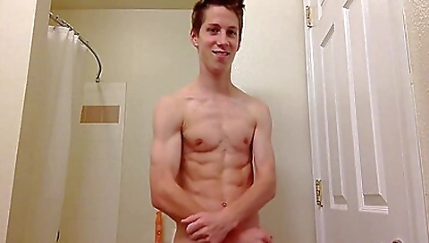 Makegnid doing a little slutty fuck with floer