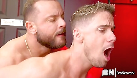 I'm going to have sex with my feet