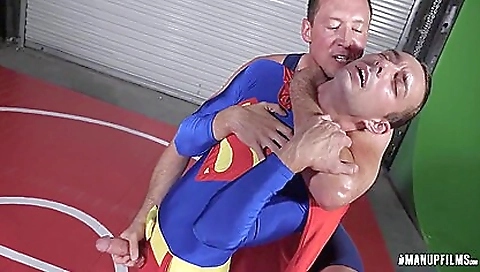 Blonde cutie enjoys her pussy is ready