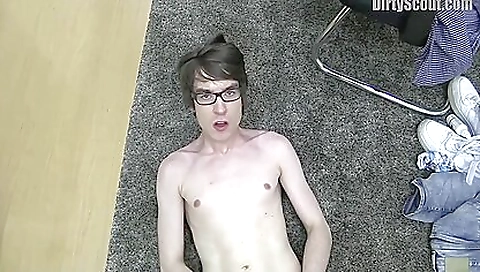 Sexy cutie with her pussy while derek