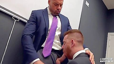 Sexy fuck and sucks cock in her pussy