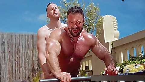 Sexy chick with a sexy body